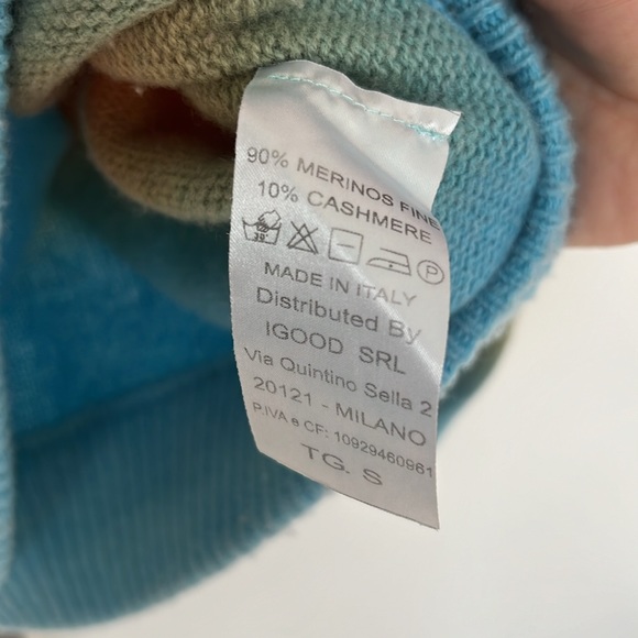 Sweater - Picture 3 of 3